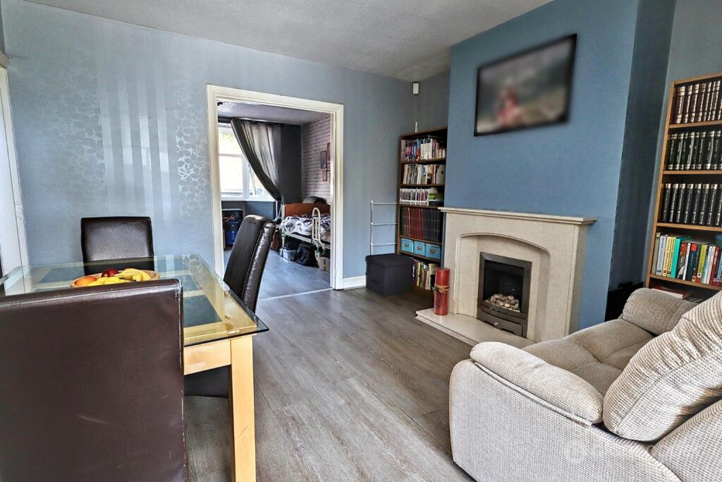 House in Nuneaton and Bedworth, Warwickshire - View 5