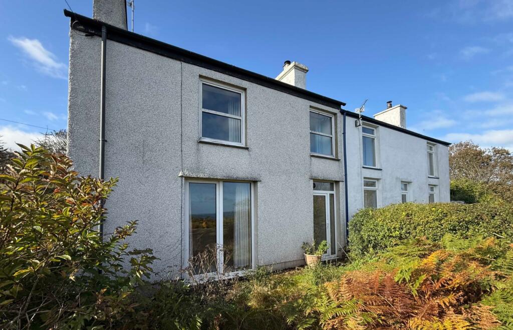 3-bed semi-detached on Bull Bay, Amlwch, Isle of Anglesey, LL68, £249,950
