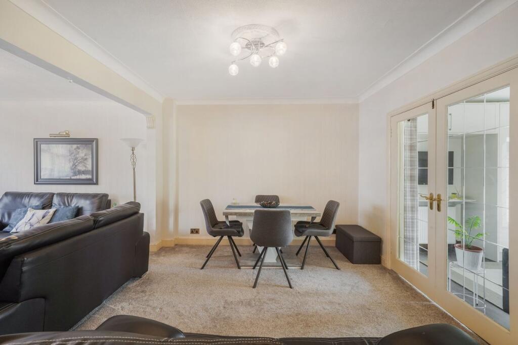 House in London, Stanmore - More