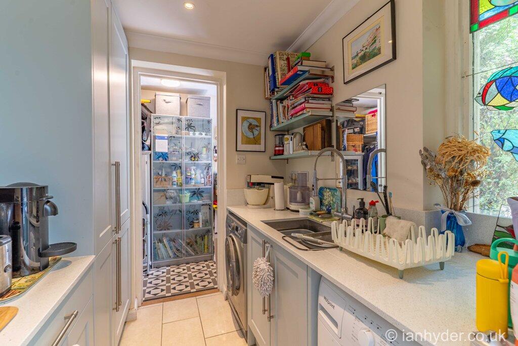 House in Brighton - View 4
