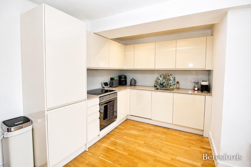 Apartment in Basildon, Queens Park, Billericay - View 3