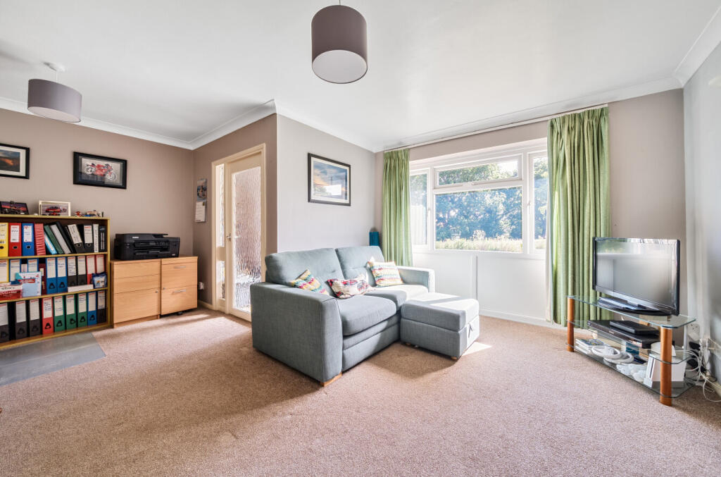 House in Fareham, Hampshire - More