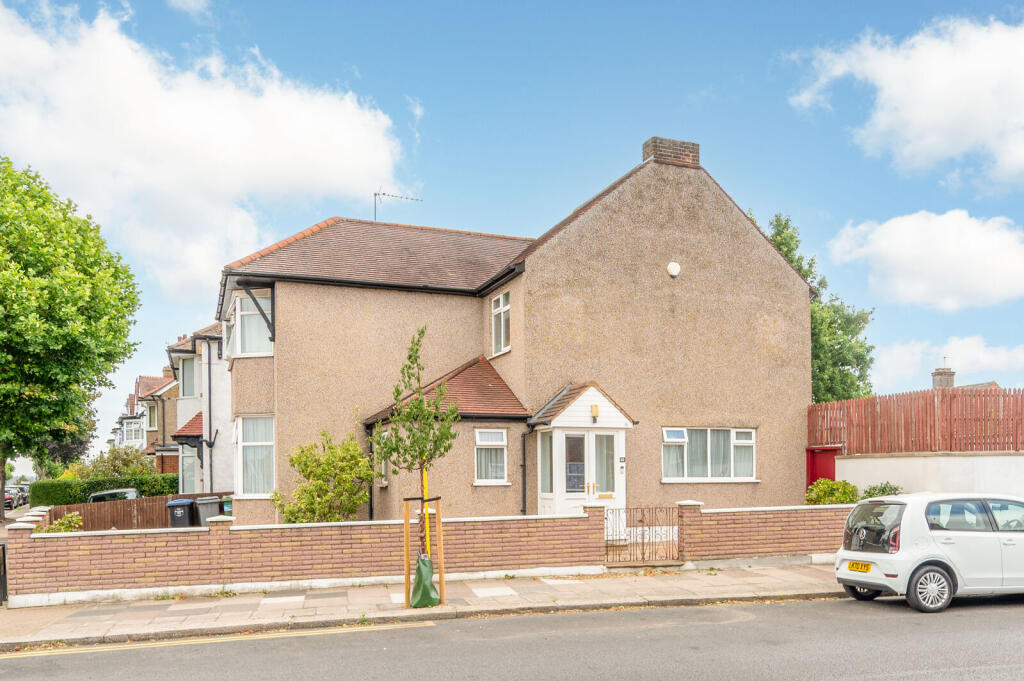 House in London, Dollis Hill - View 2