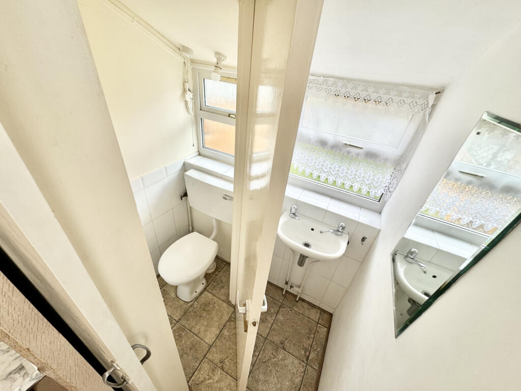 House in London - View 5