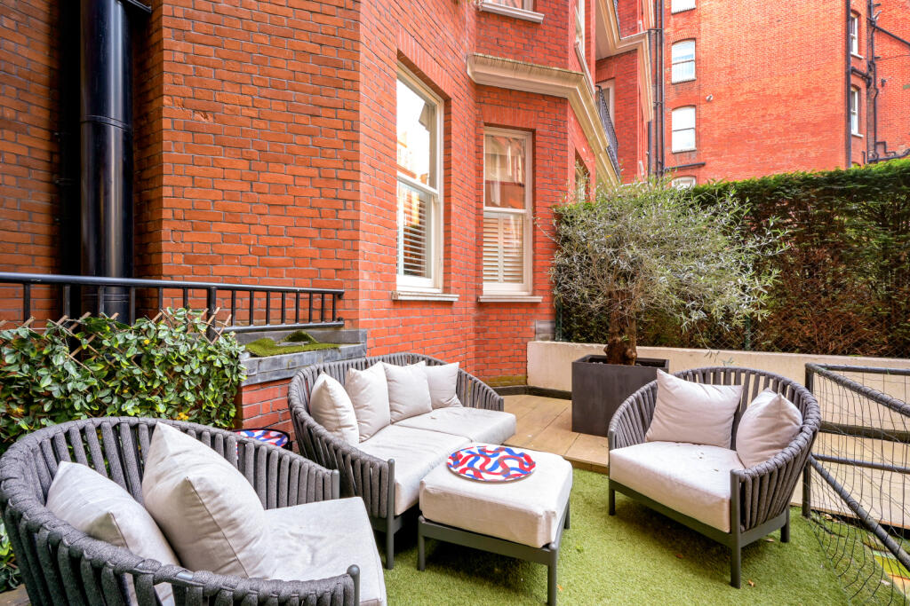 Apartment in London, Royal Borough of Kensington and Chelsea - View 3