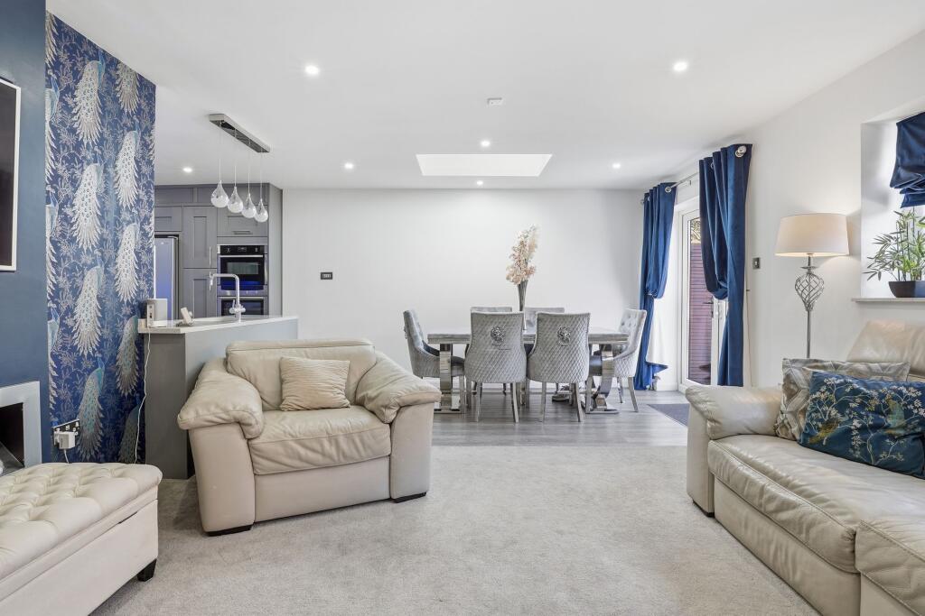 House in Milton Keynes, Abbey Hill - View 3