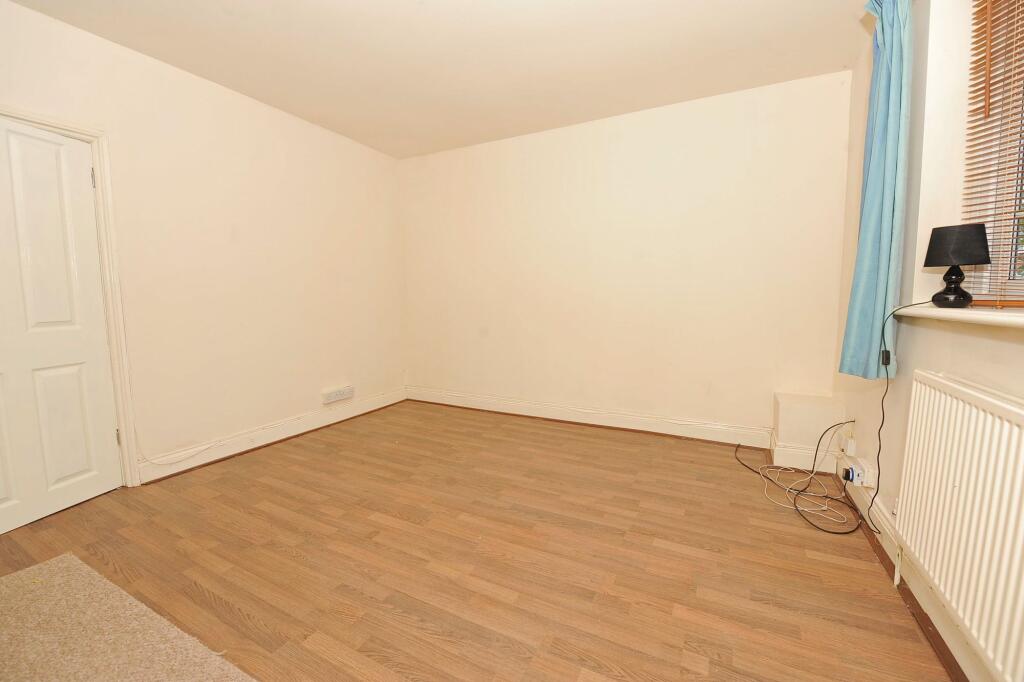 Knox Road, Wellingborough, NN8 - View 5
