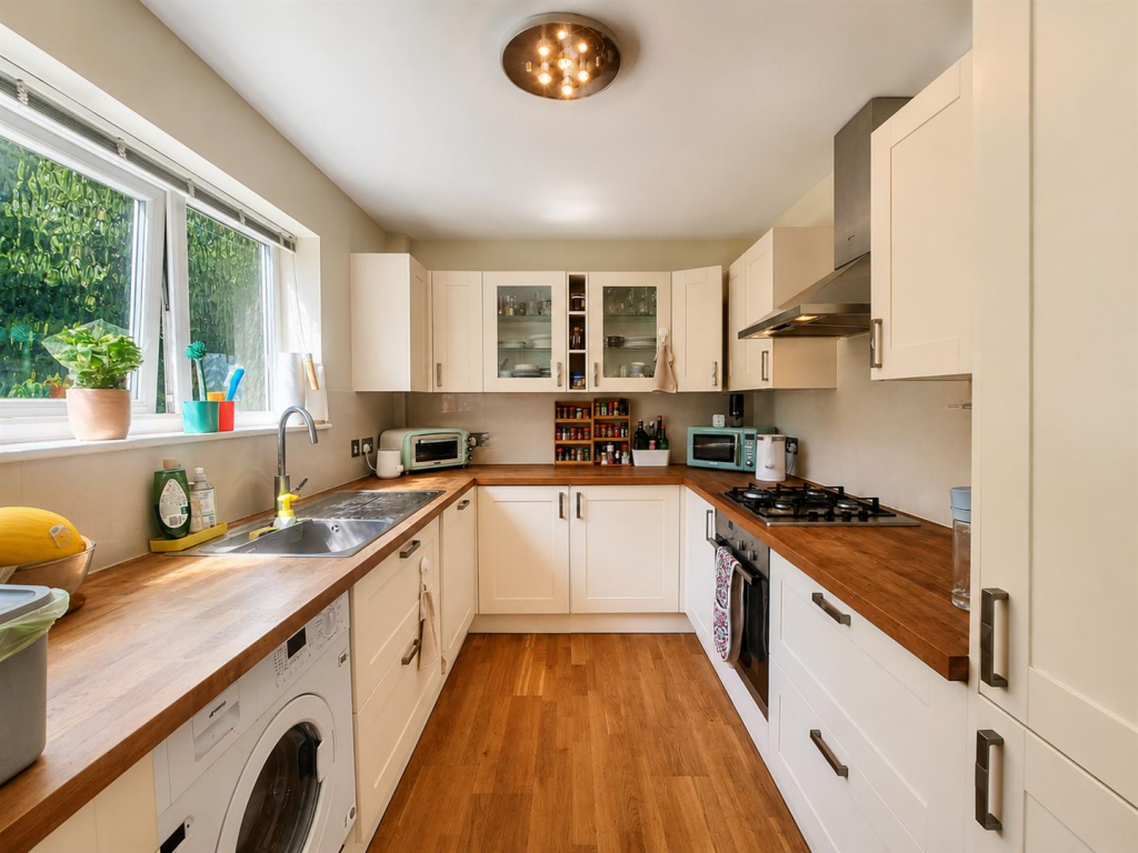 Apartment in London - View 4