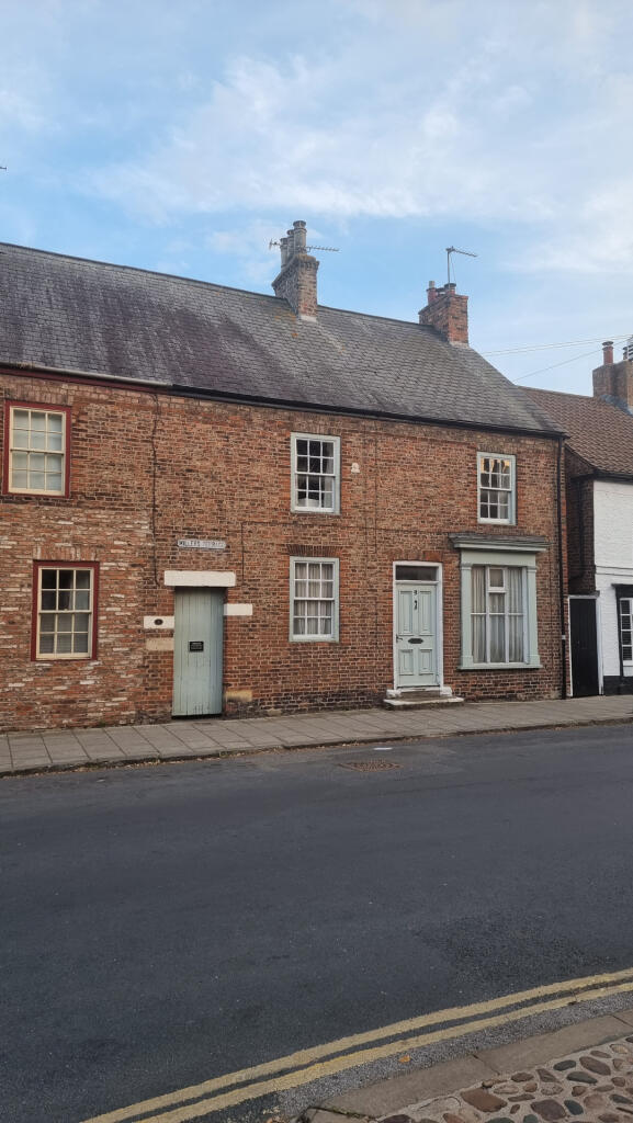 Main image of property: High Street, Snaith, DN14 9