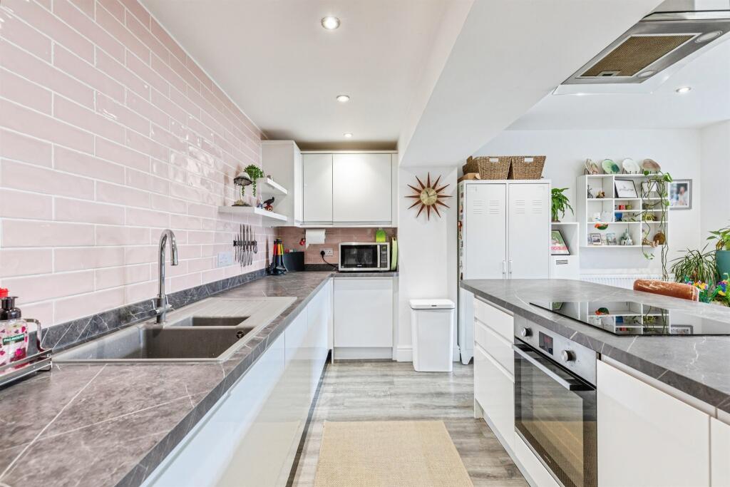 House in Tonbridge - View 2