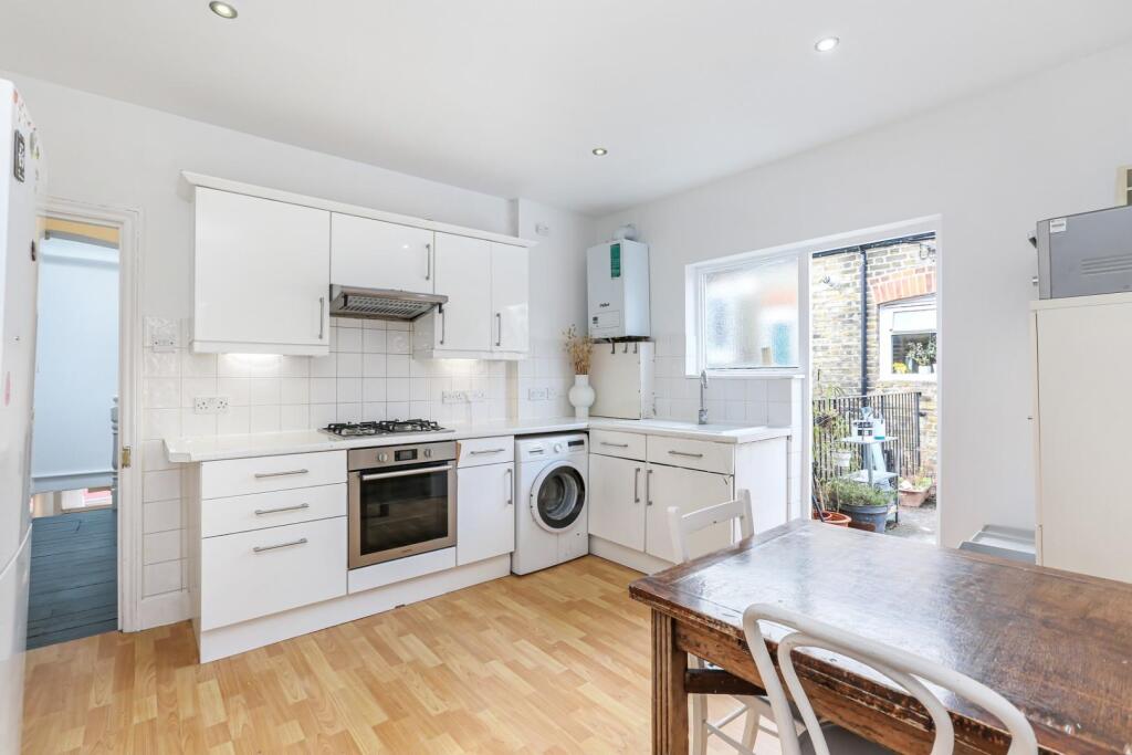 Apartment in London - View 2