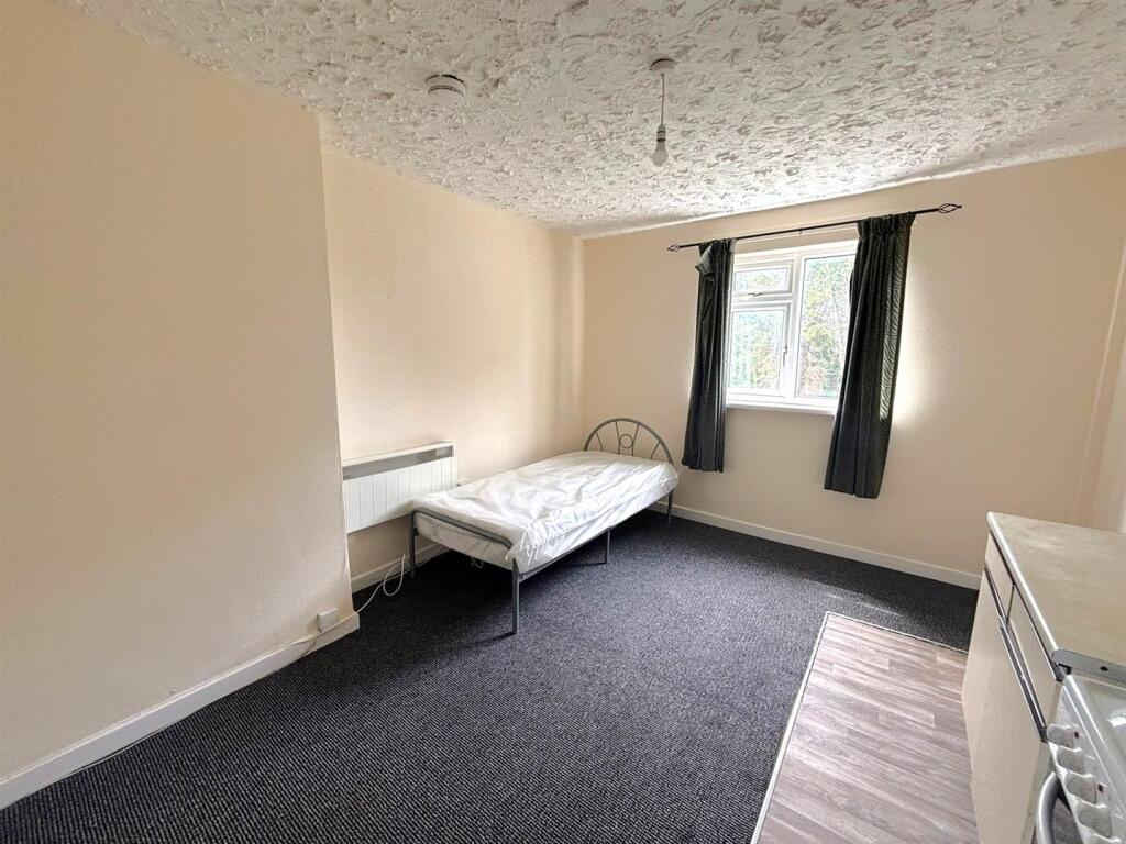 House in Wolverhampton - View 3