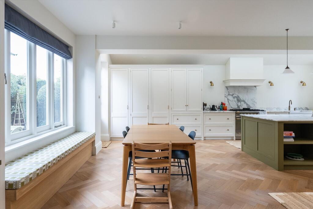 House in London - View 5
