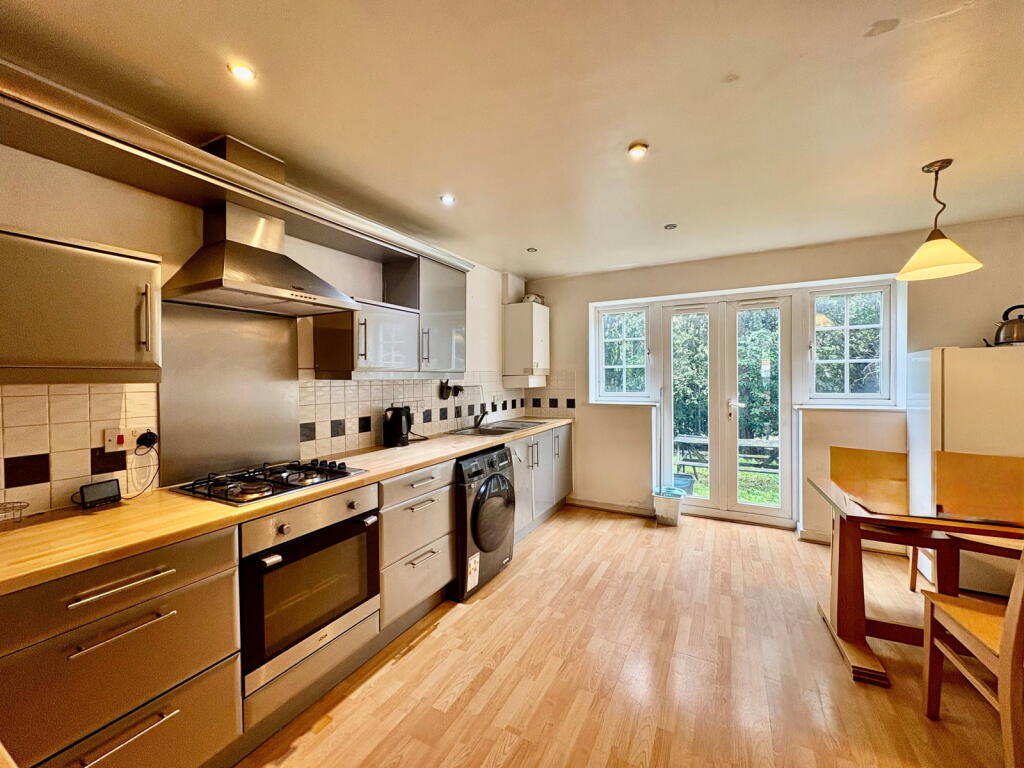 House in Dudley - View 3