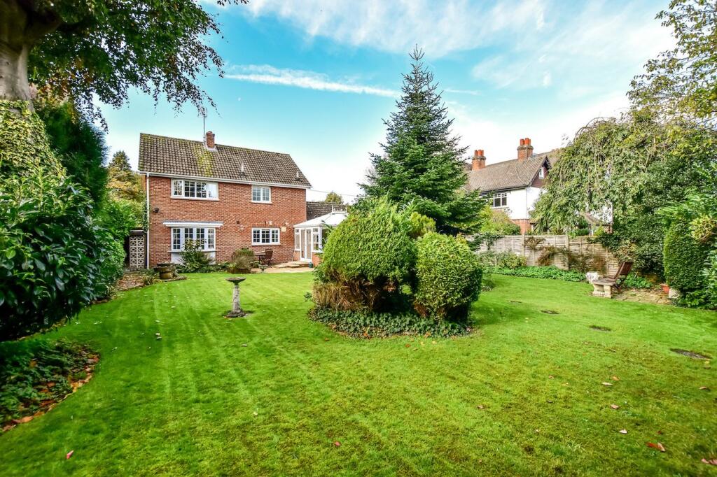 House in Slough - View 2