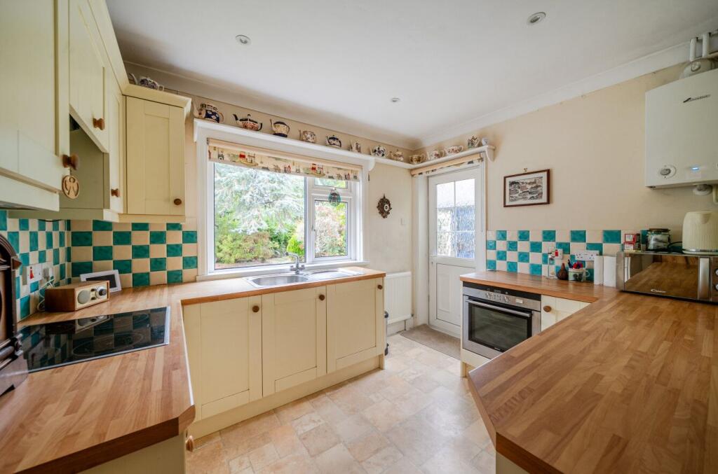 Fairlie Park, Ringwood, BH24 photo 4