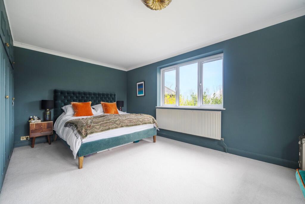 Greenhill Close, Busbridge, Godalming, Surrey, GU7 photo 3