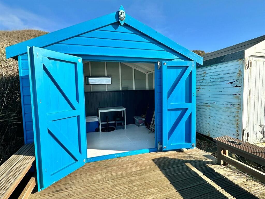 Beach Hut 17, Cliff Road, Milford-On-Sea, Hampshire, SO41 - View 5