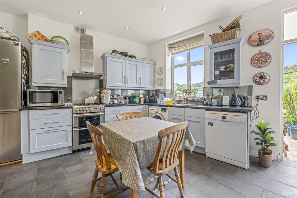 House in London - View 4