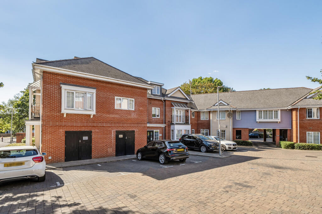Apartment in Harrow