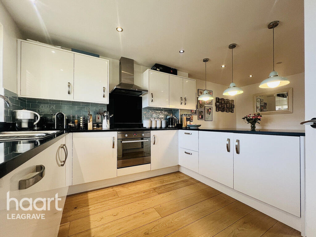 Hardinge Place, Toddington photo 2