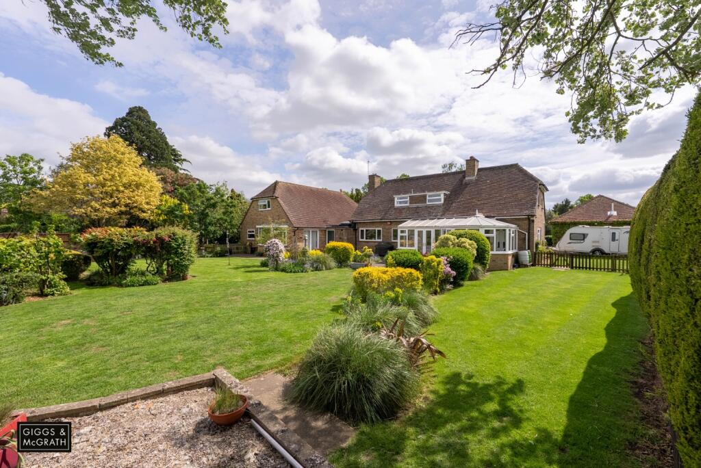 5-bed detached on Dormers, Huntingdon Road, Brampton, Huntingdon, Cambridgeshire, PE28 4PB, £900,000