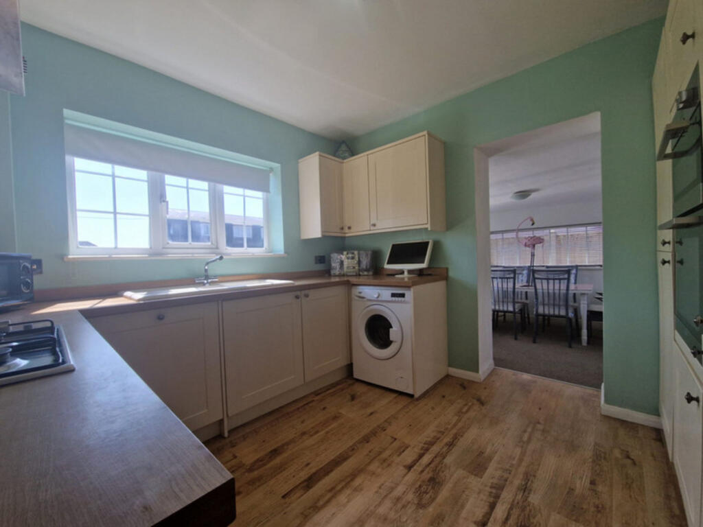 Point Road, Canvey Island, SS8 photo 2
