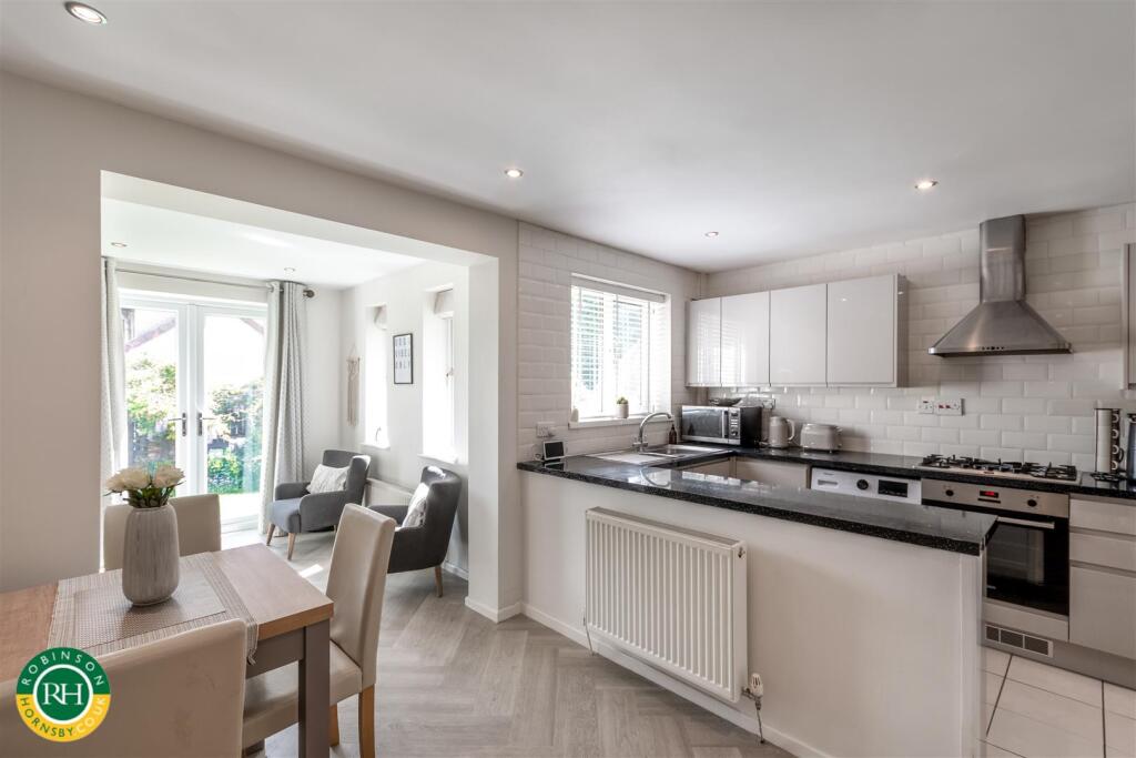 House in Doncaster, Norton - View 4