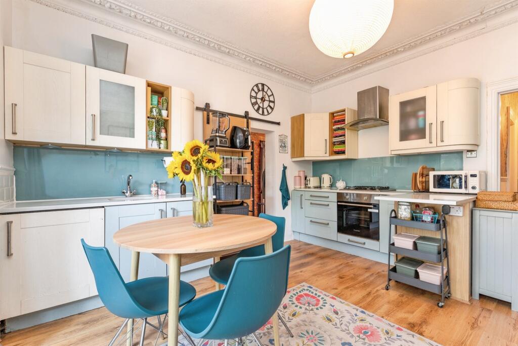 Apartment in Hastings, East Sussex - View 2