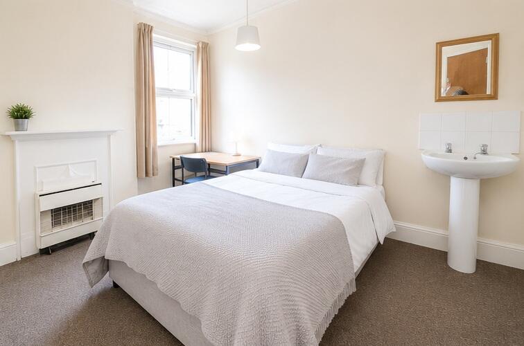 (4BED) Derby Grove, Lenton, Nottingham, NG7 - View 6