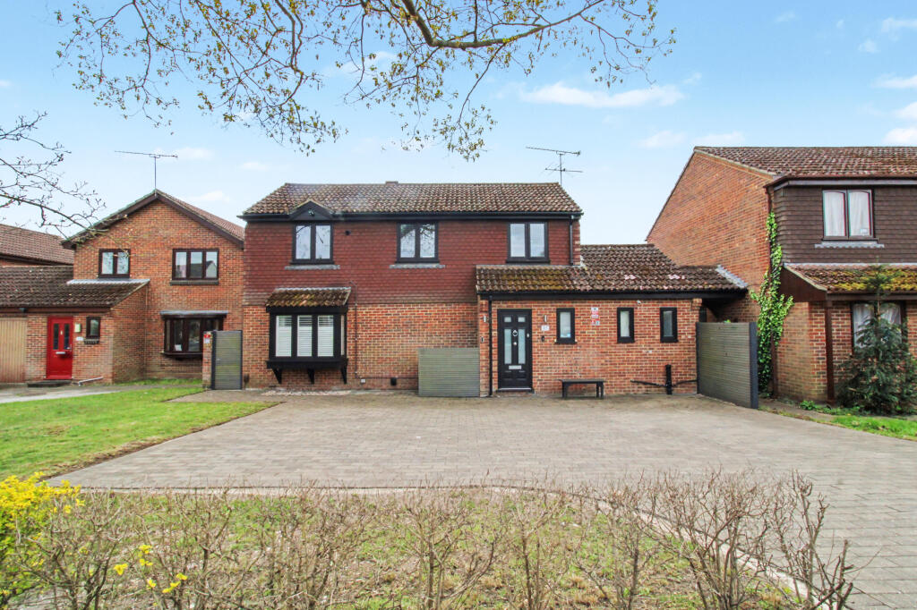 Main image of property: Reading Road,  Farnborough, GU14