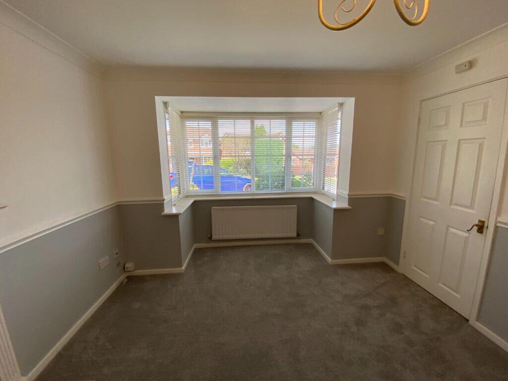 House in Newport - View 4