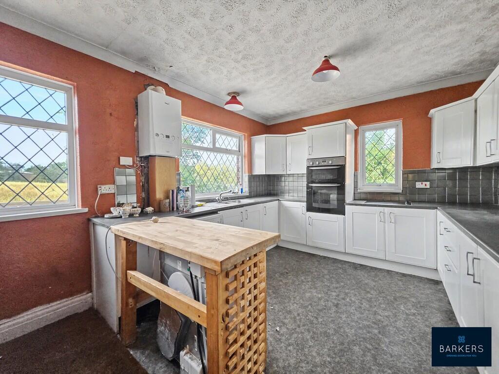 House in Kirklees, Birstall Smithies - View 2