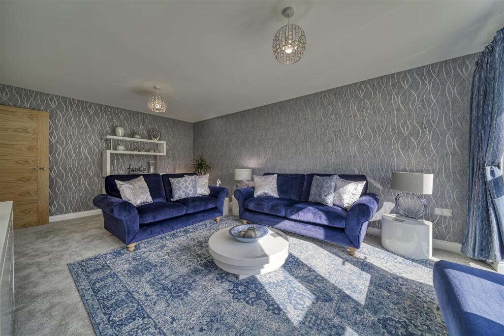 Maddoxford Gardens, Boorley Green photo 4
