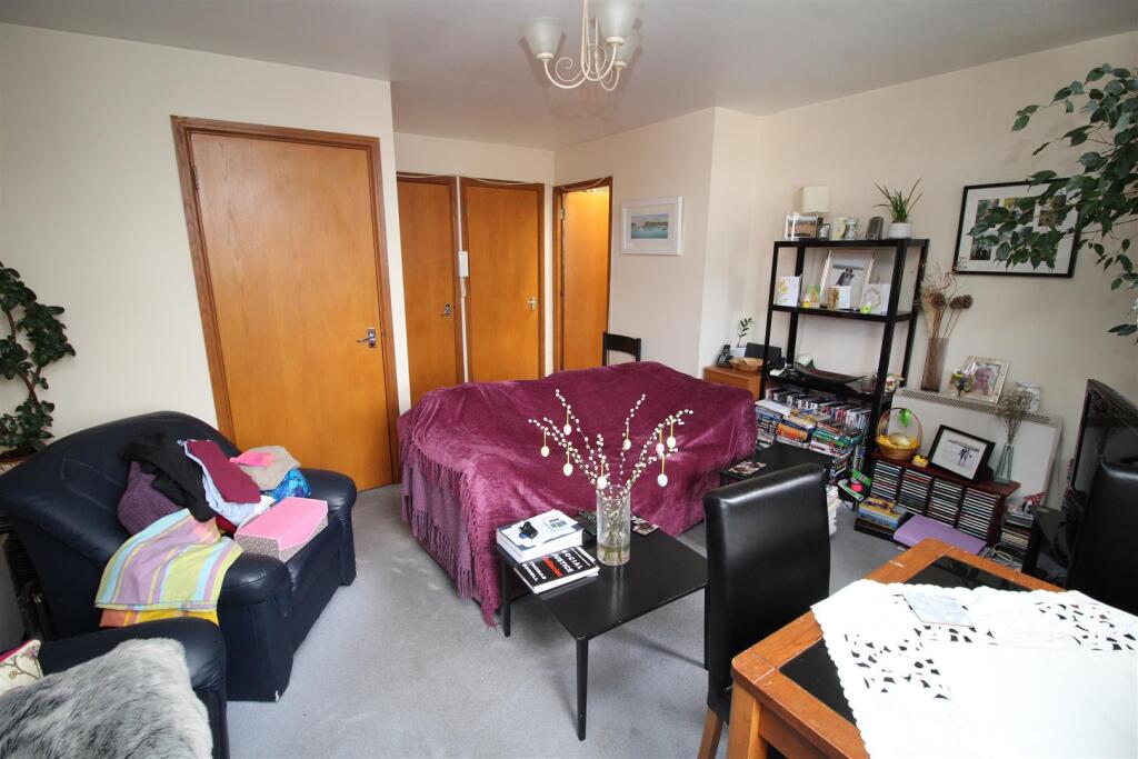 Apartment in Poole, Old Town - More