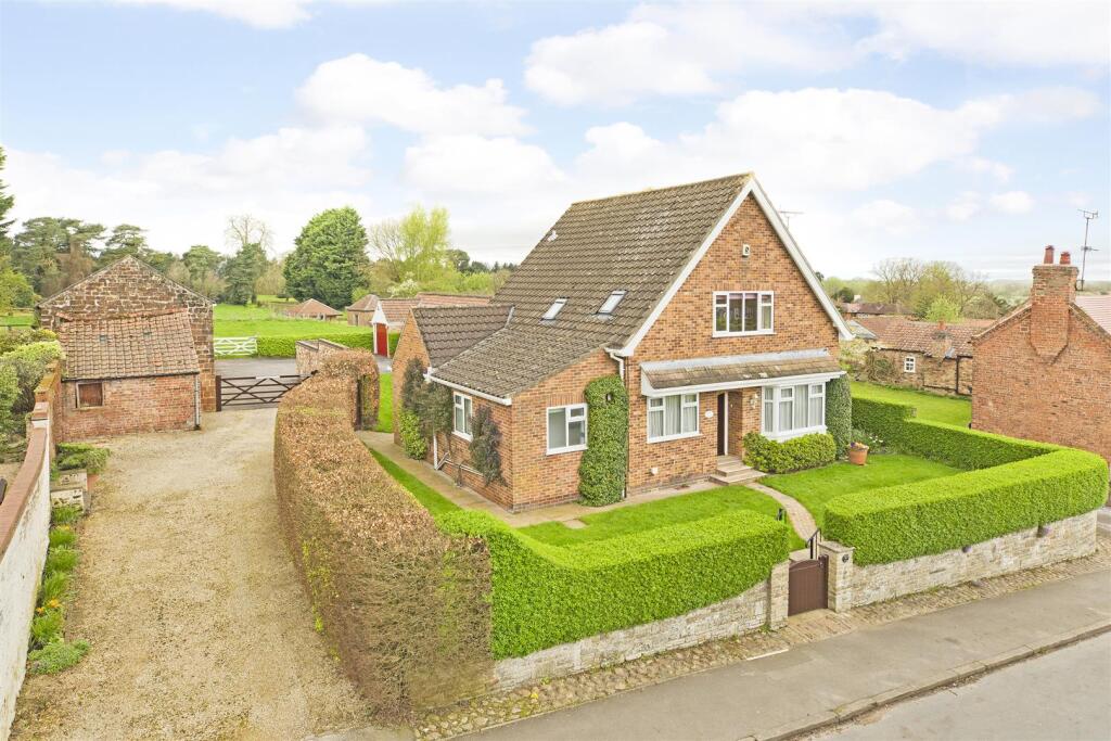 Main image of property: Cornhouse Cottage, Aldborough, YO51 9ES