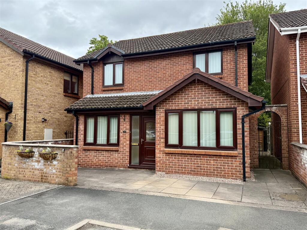 3-bed house on Deacons Field, Hereford, £295,000