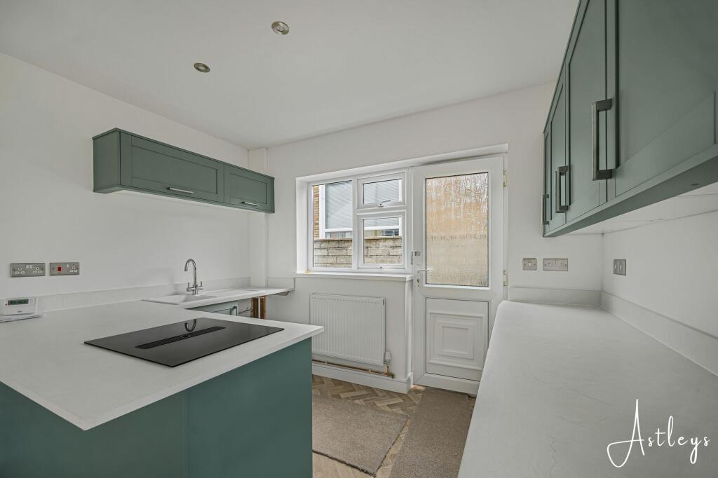 House in Neath - View 5
