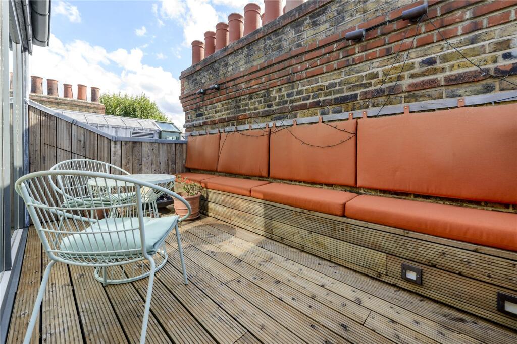 4 bedroom flat for rent