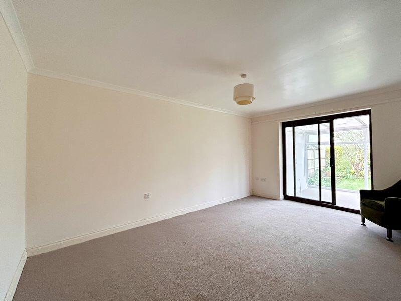 House in Worcester - View 3