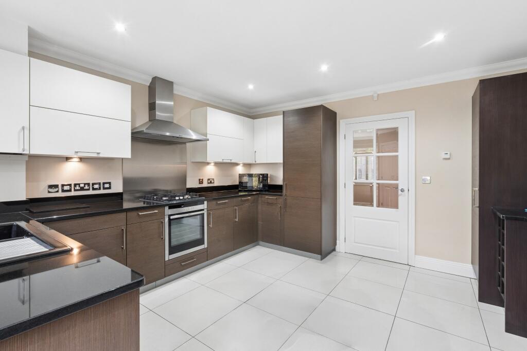 House in Hemel Hempstead, Amersham Common, Amersham - View 5