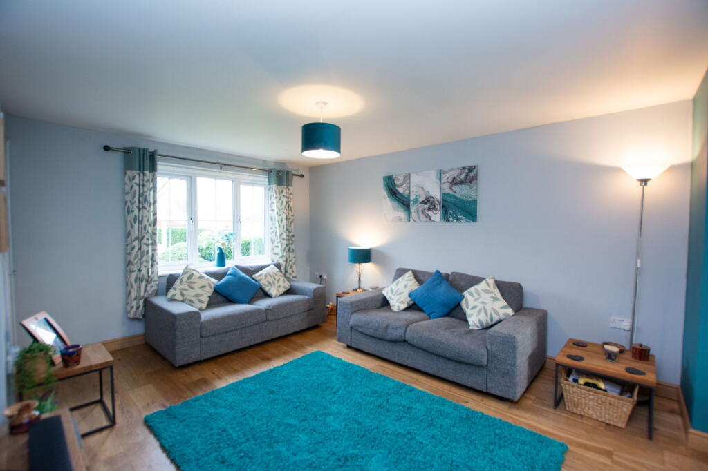 9 WINTERGREEN CLOSE photo 3