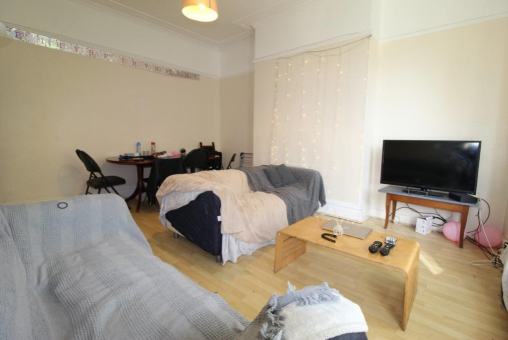 8 bedroom house for rent