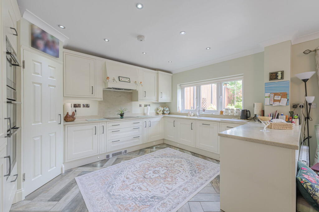 House in Walsall, Streetly - View 2