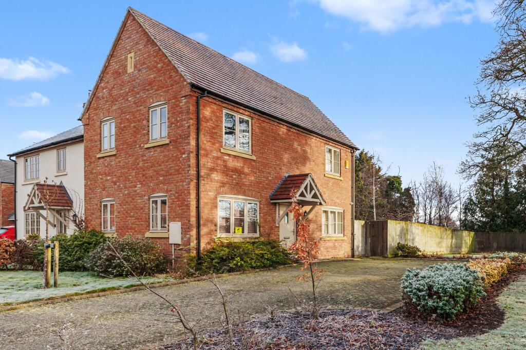 Main image of property: Aspley Close, Broom, B50