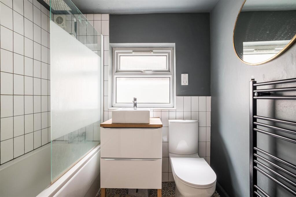 Apartment in London, Little Ilford - View 5