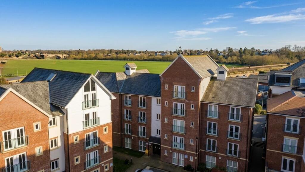 1-bed flat on Saddlery Way, Chester, £136,000