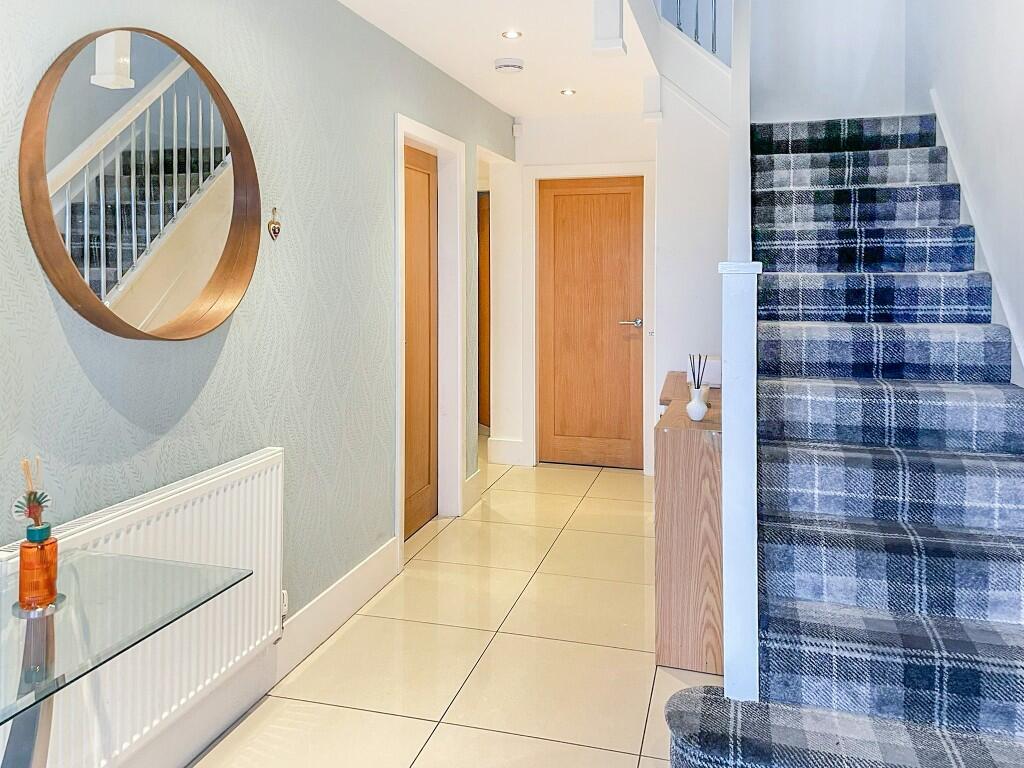 Woodsome Avenue, Mirfield, West Yorkshire, WF14 photo 4