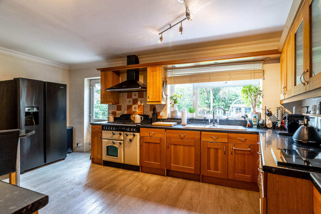 House in St Albans, Roestock, Colney Heath - View 3
