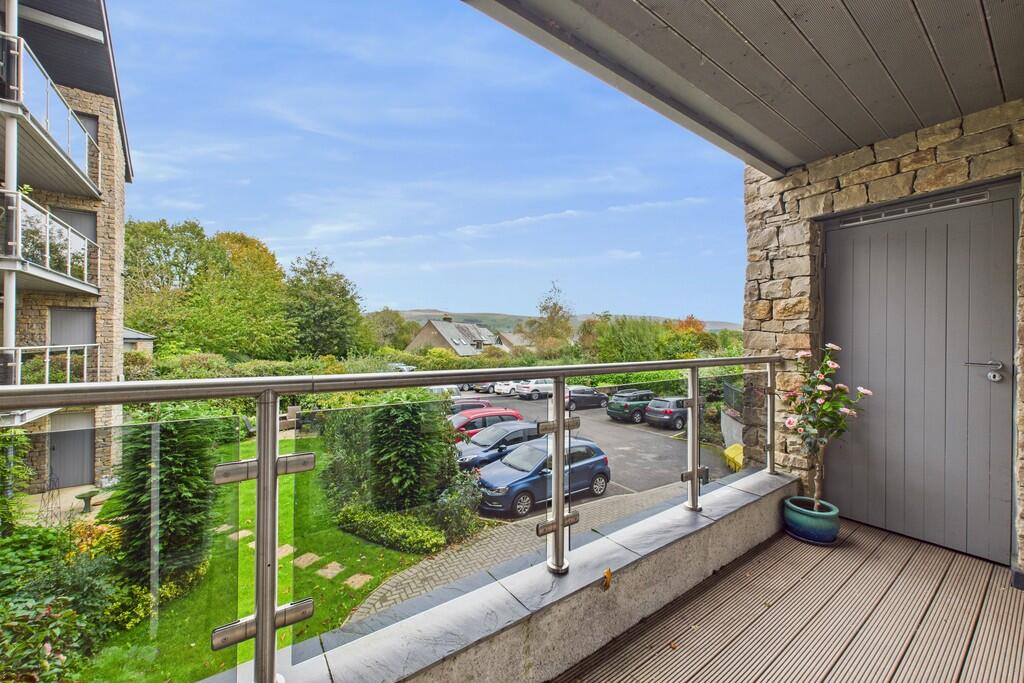 Main image of property: 8 Queen Elizabeth Court , Tram Lane, Kirkby Lonsdale, LA6 2FF